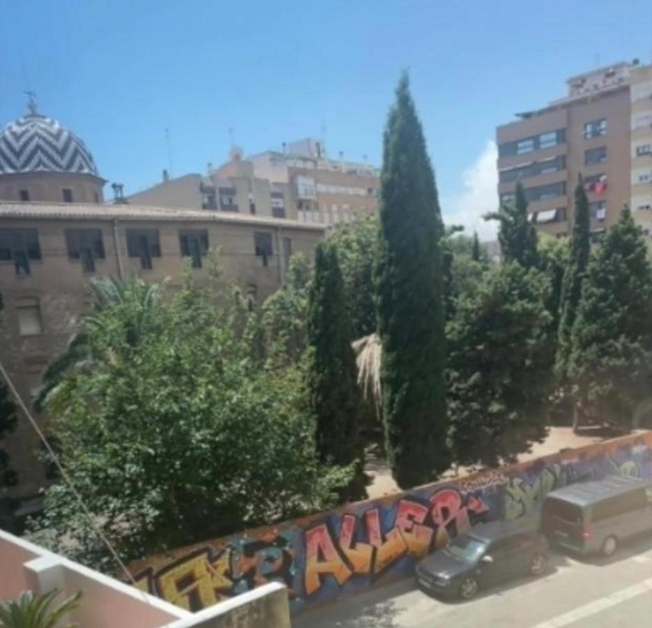 Familyhomestay Valencia Eksteriør billede